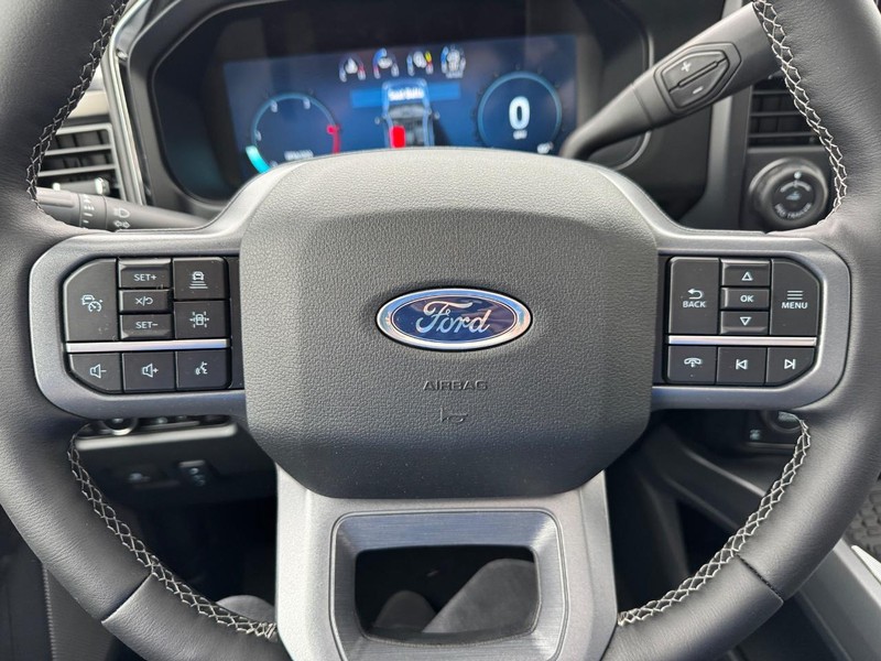 Ford Super Duty F-350 SRW Vehicle Image 22