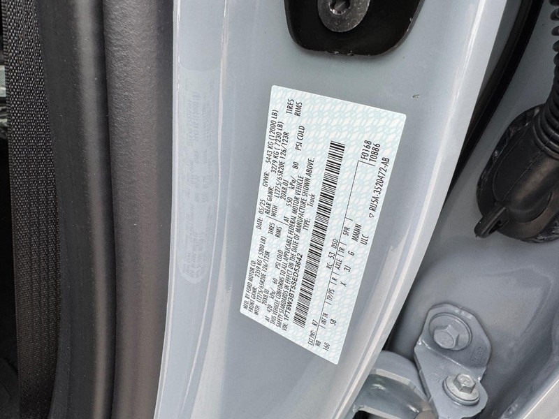 Ford Super Duty F-350 SRW Vehicle Image 28