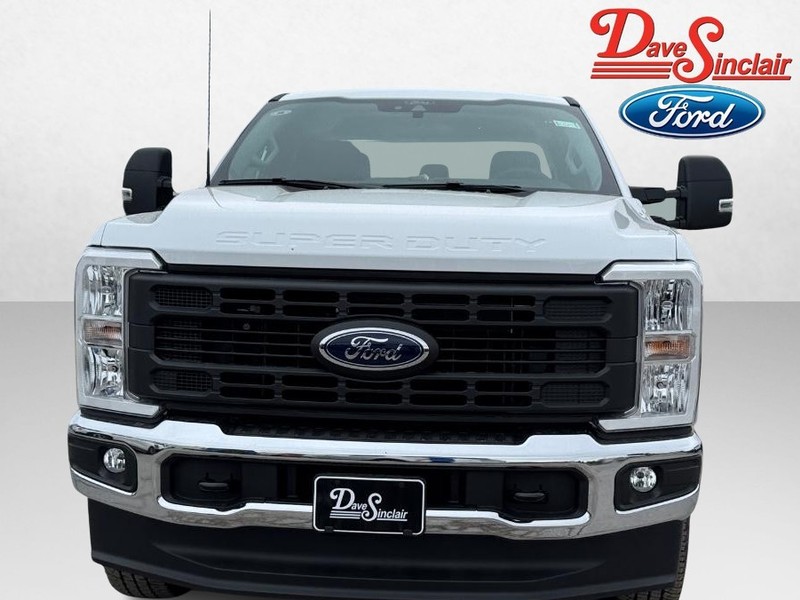 Ford Super Duty F-250 SRW Vehicle Image 02