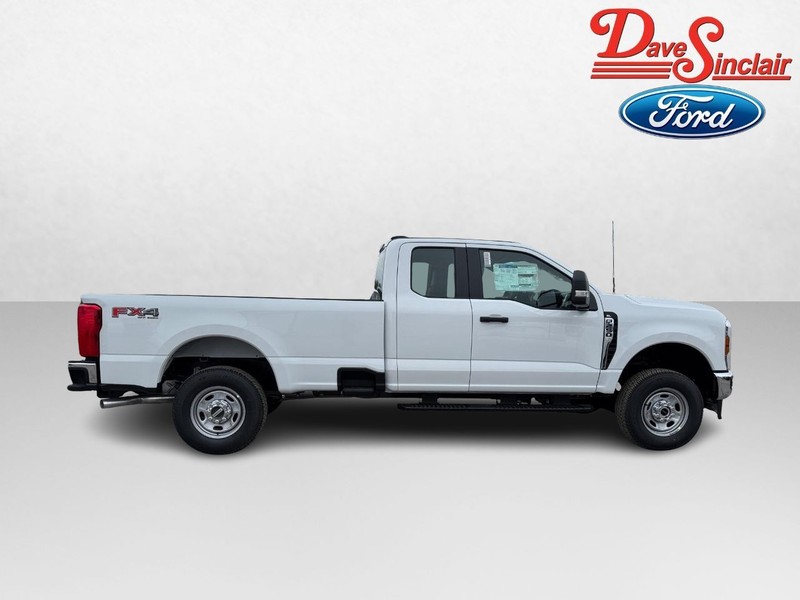 Ford Super Duty F-250 SRW Vehicle Image 05