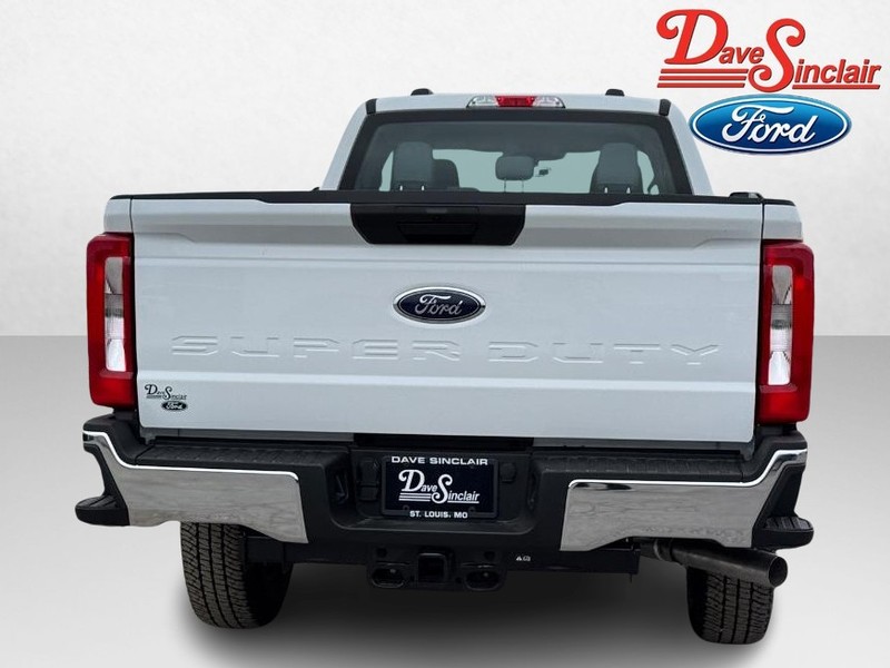 Ford Super Duty F-250 SRW Vehicle Image 08