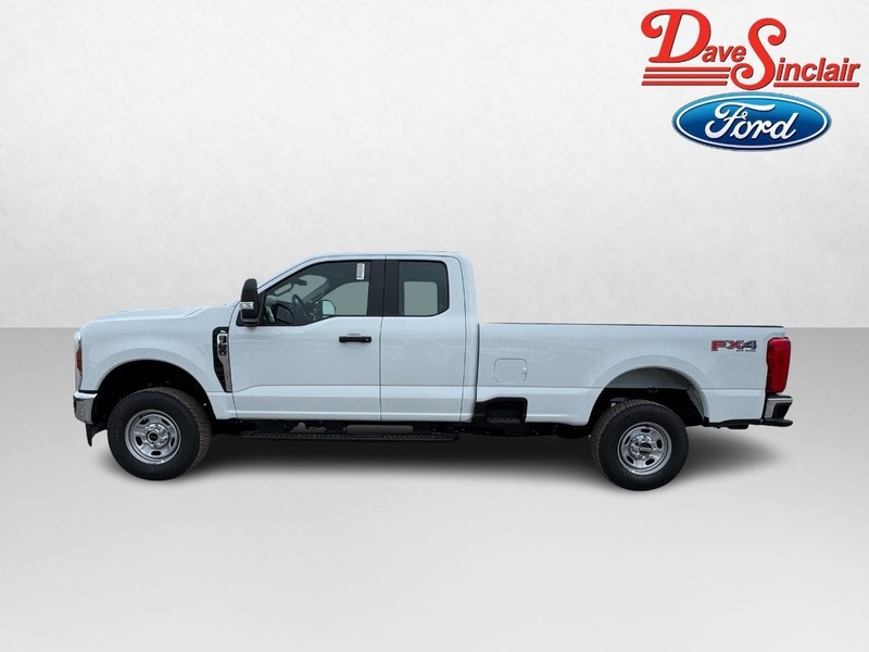 Ford Super Duty F-250 SRW Vehicle Image 10