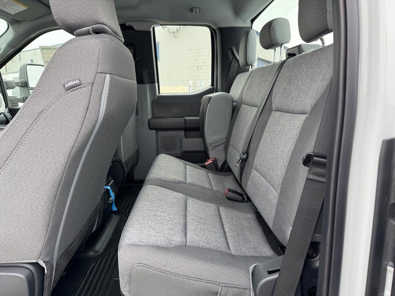 Ford Super Duty F-250 SRW Vehicle Image 12