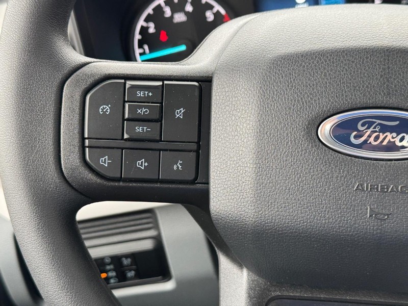 Ford Super Duty F-250 SRW Vehicle Image 20