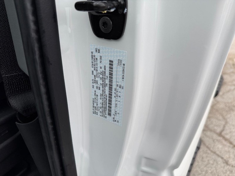 Ford Super Duty F-250 SRW Vehicle Image 23