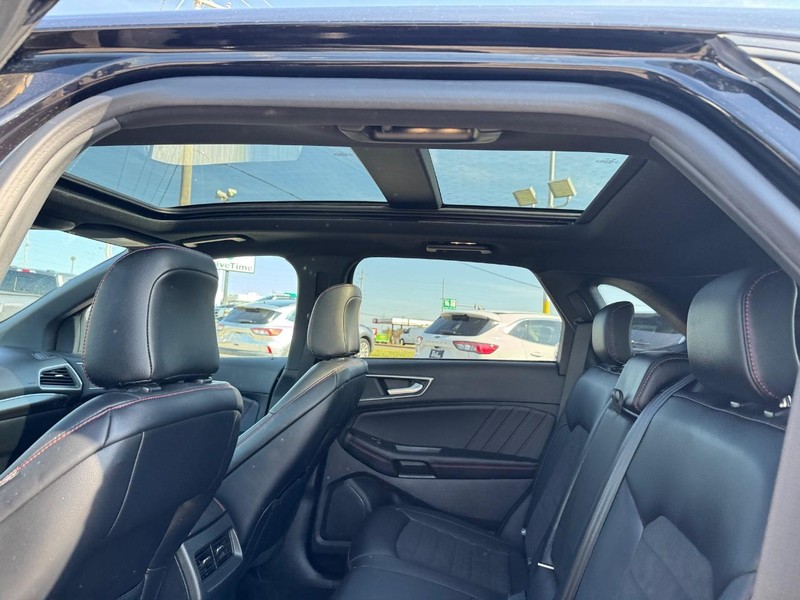 Ford Edge Vehicle Image 14