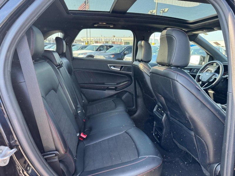 Ford Edge Vehicle Image 15