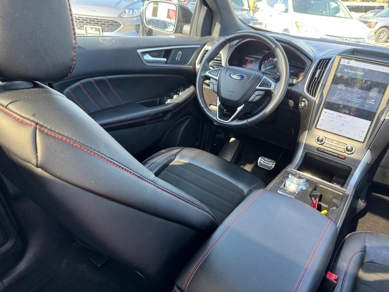 Ford Edge Vehicle Image 16