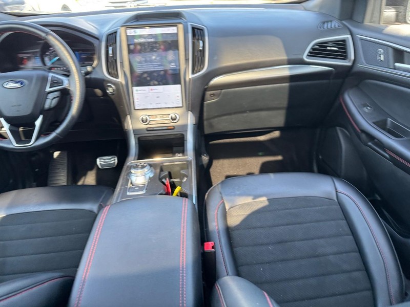 Ford Edge Vehicle Image 18
