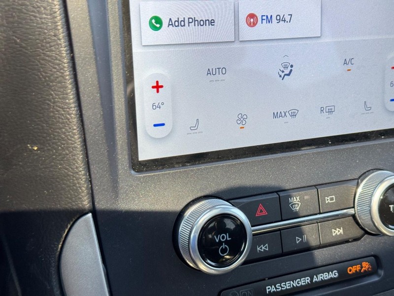 Ford Edge Vehicle Image 24