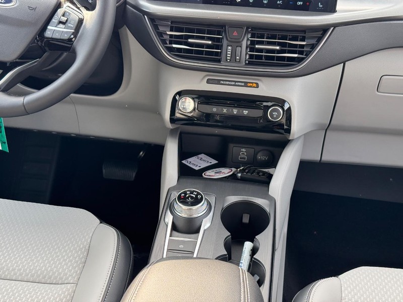 Ford Escape Vehicle Image 17