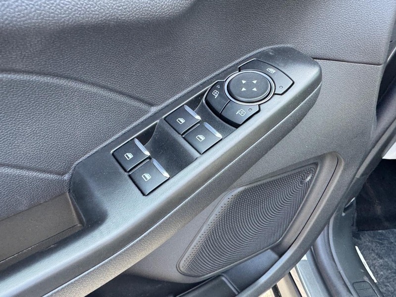 Ford Escape Vehicle Image 19
