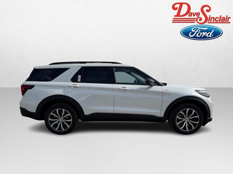 Ford Explorer Vehicle Image 05