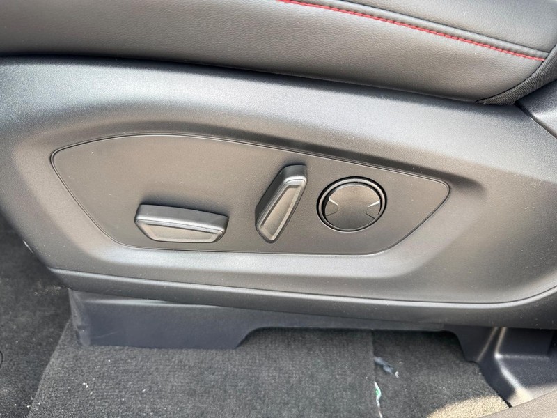 Ford Explorer Vehicle Image 21
