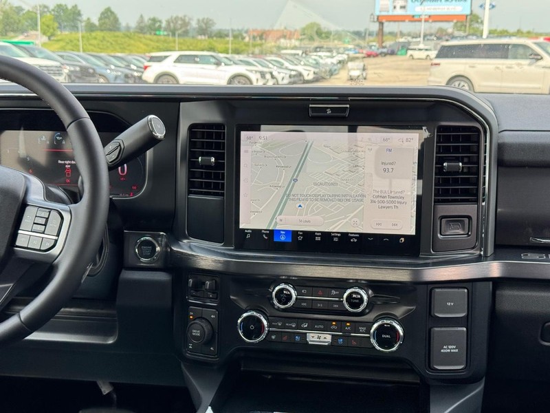 Ford Super Duty F-250 SRW Vehicle Image 16