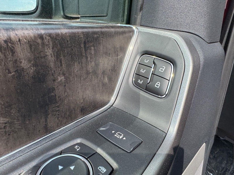 Ford Super Duty F-250 SRW Vehicle Image 20
