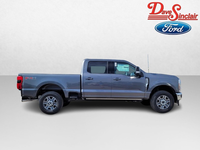 Ford Super Duty F-250 SRW Vehicle Image 05