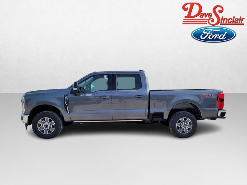 Ford Super Duty F-250 SRW Vehicle Image 10