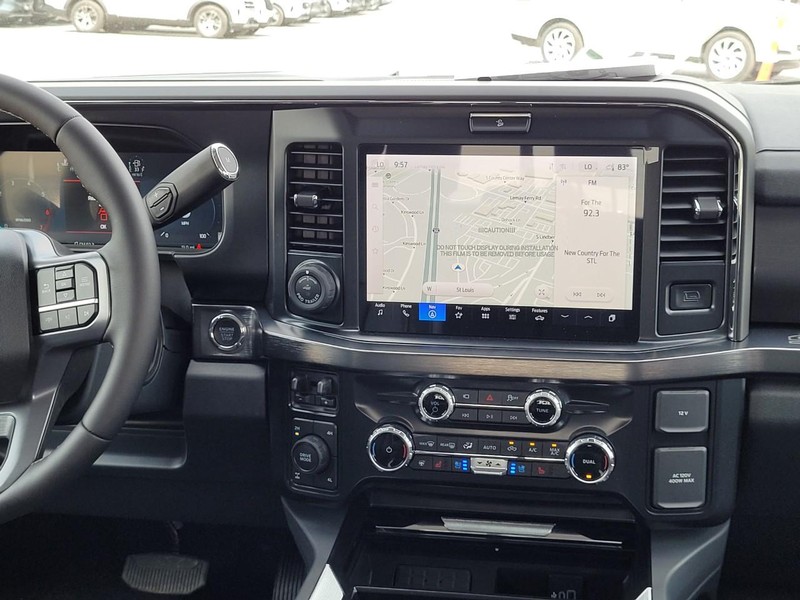 Ford Super Duty F-250 SRW Vehicle Image 16