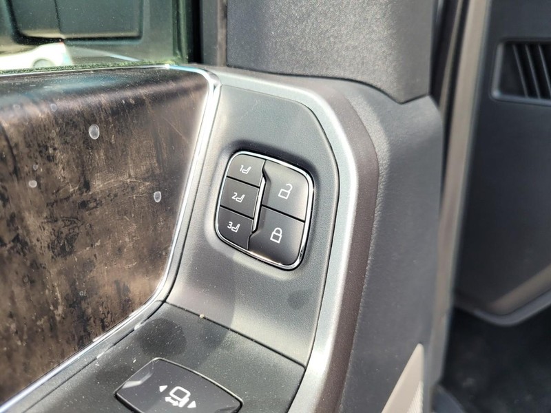 Ford Super Duty F-250 SRW Vehicle Image 19