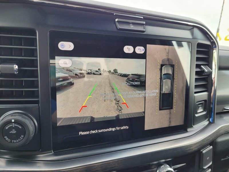 Ford Super Duty F-250 SRW Vehicle Image 25