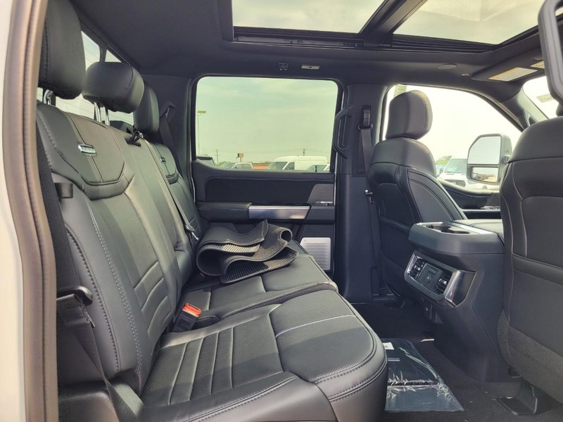 Ford Super Duty F-250 SRW Vehicle Image 14