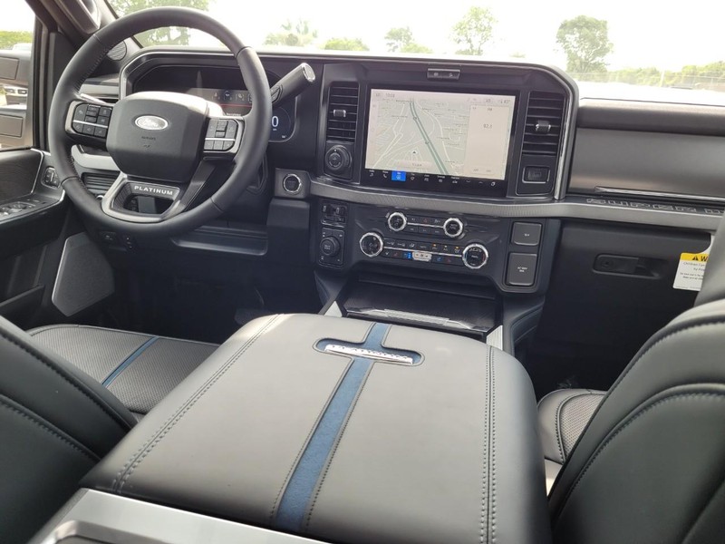 Ford Super Duty F-250 SRW Vehicle Image 15