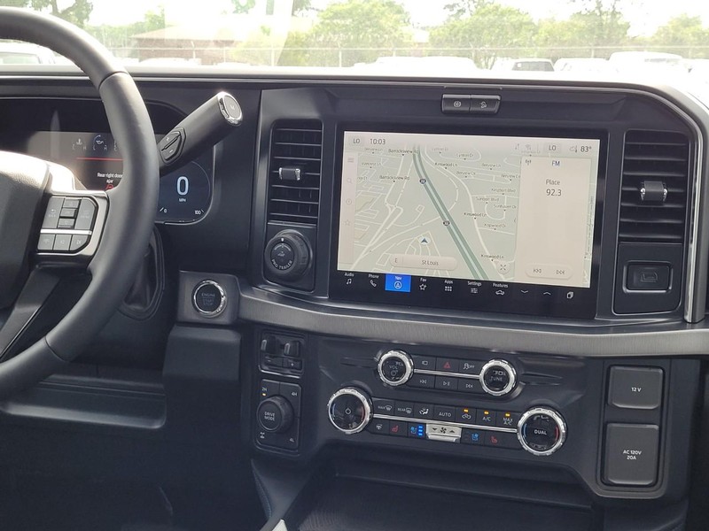 Ford Super Duty F-250 SRW Vehicle Image 18