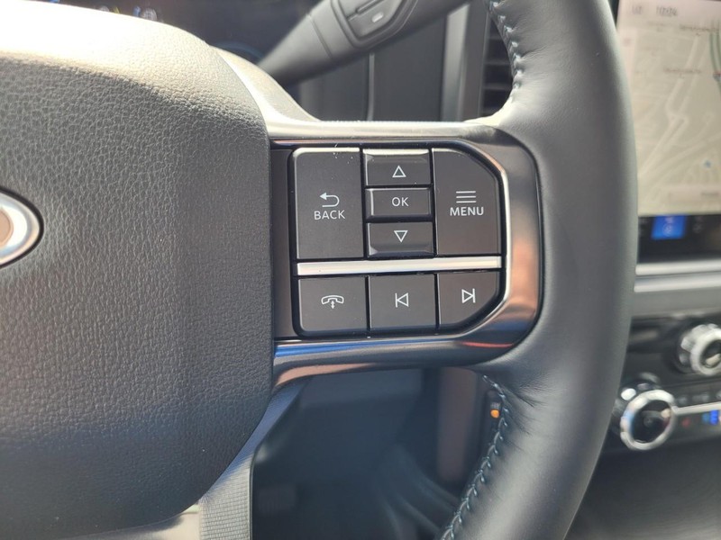 Ford Super Duty F-250 SRW Vehicle Image 25