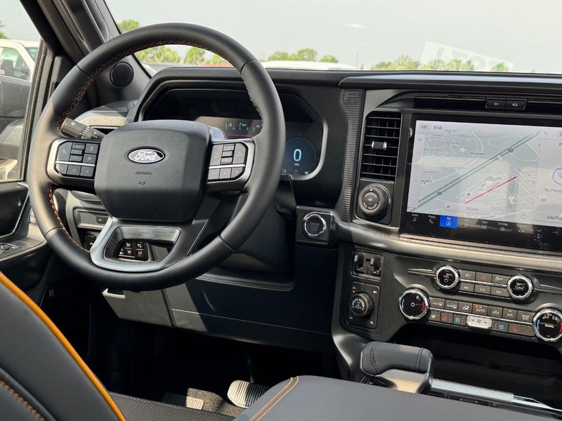 Ford F-150 Vehicle Image 16