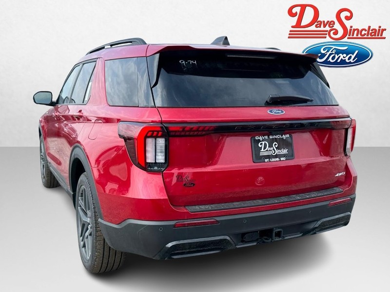 Ford Explorer Vehicle Image 09