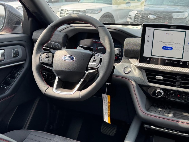Ford Explorer Vehicle Image 18