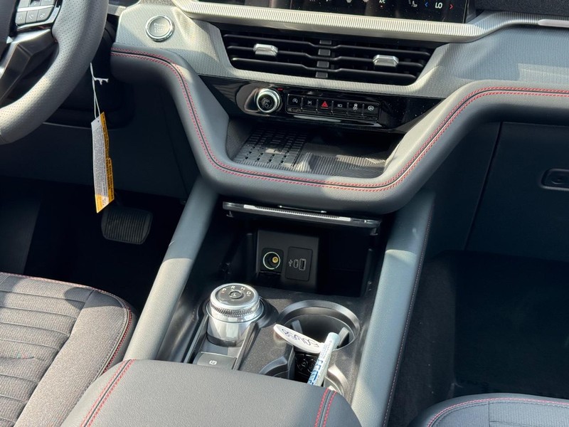 Ford Explorer Vehicle Image 20