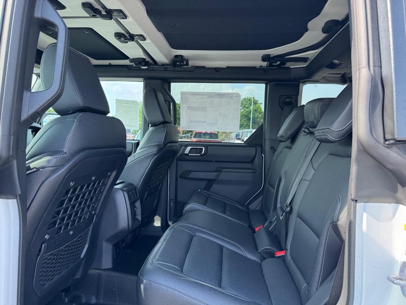 Ford Bronco Vehicle Image 12