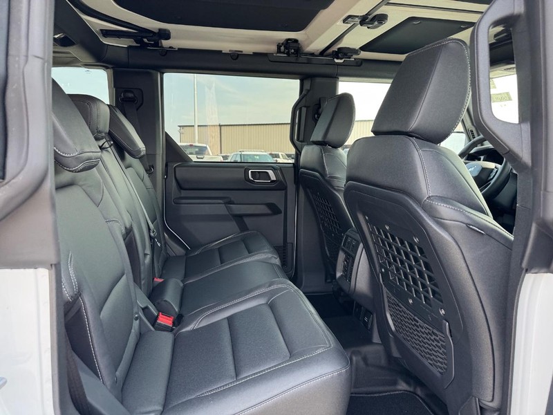 Ford Bronco Vehicle Image 13