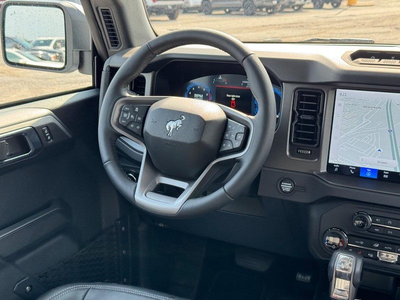Ford Bronco Vehicle Image 15