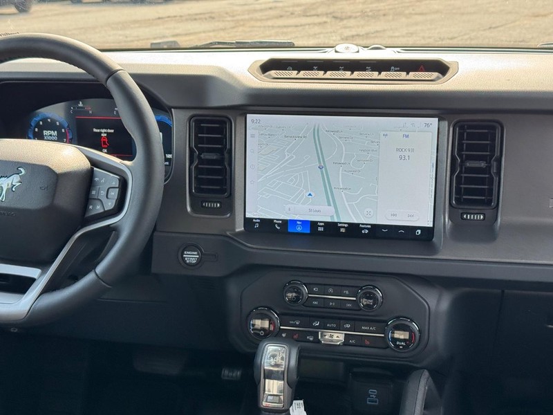 Ford Bronco Vehicle Image 16