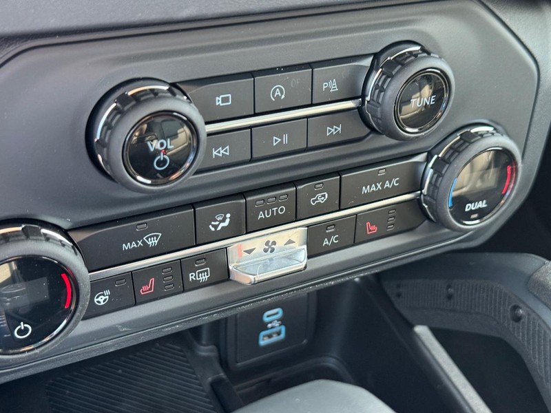 Ford Bronco Vehicle Image 24