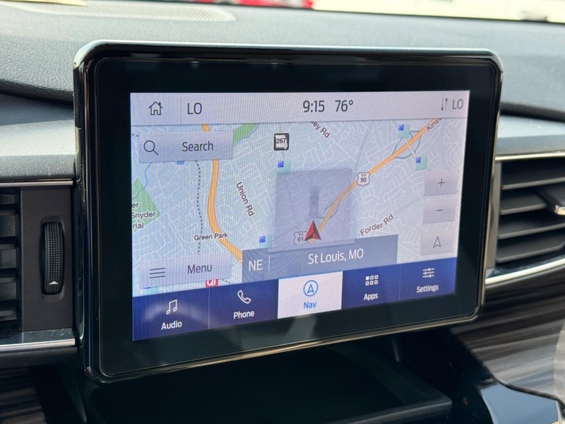 Ford Explorer Vehicle Image 22
