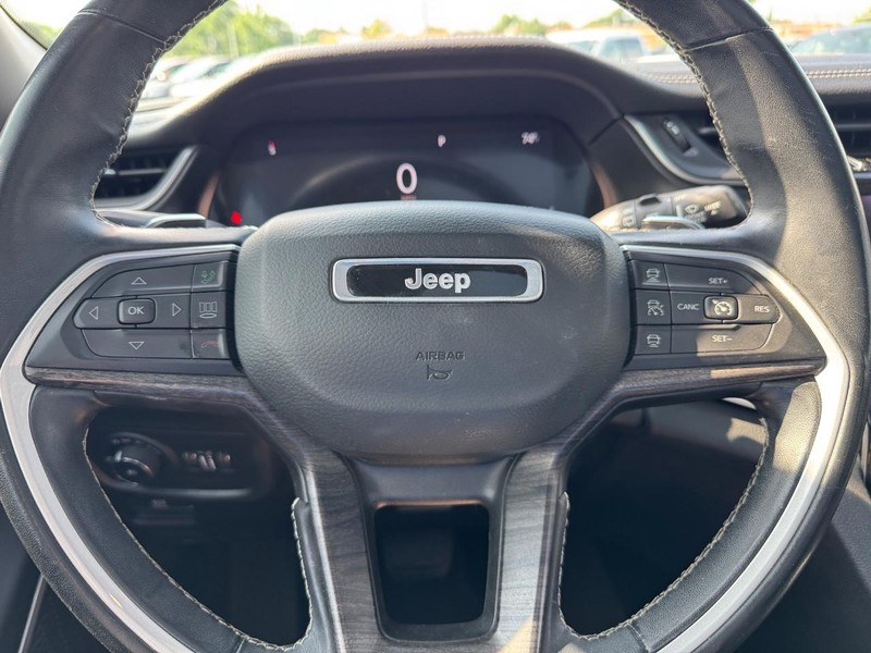 Jeep Grand Cherokee L Vehicle Image 23