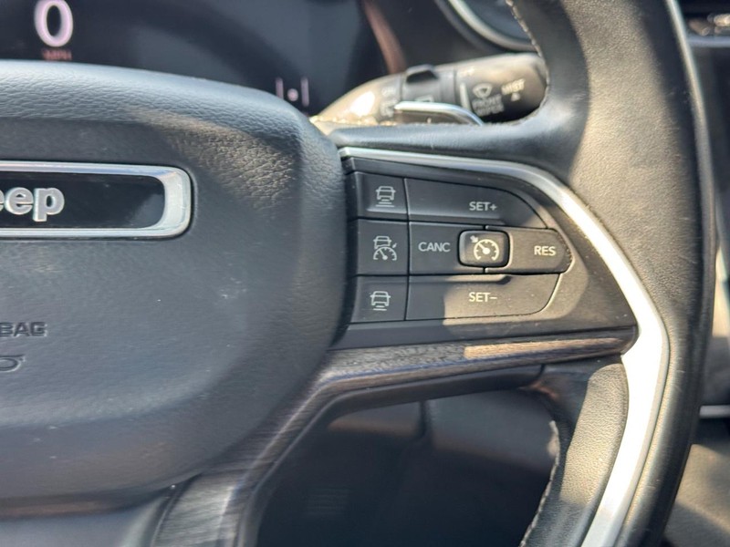 Jeep Grand Cherokee L Vehicle Image 25
