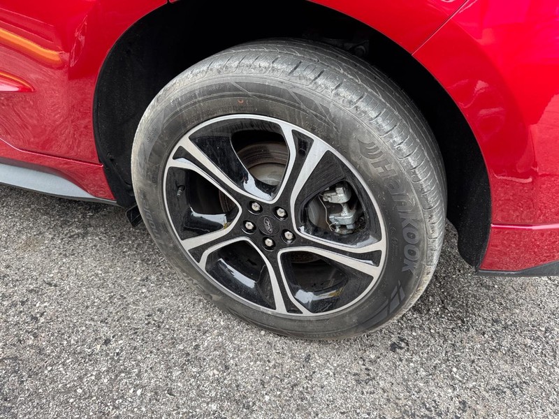 Ford Edge Vehicle Image 11