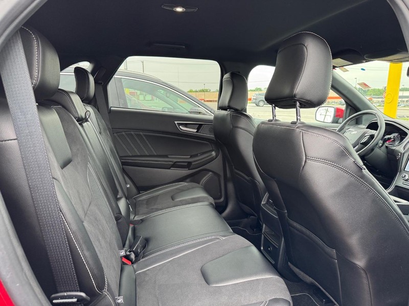 Ford Edge Vehicle Image 13