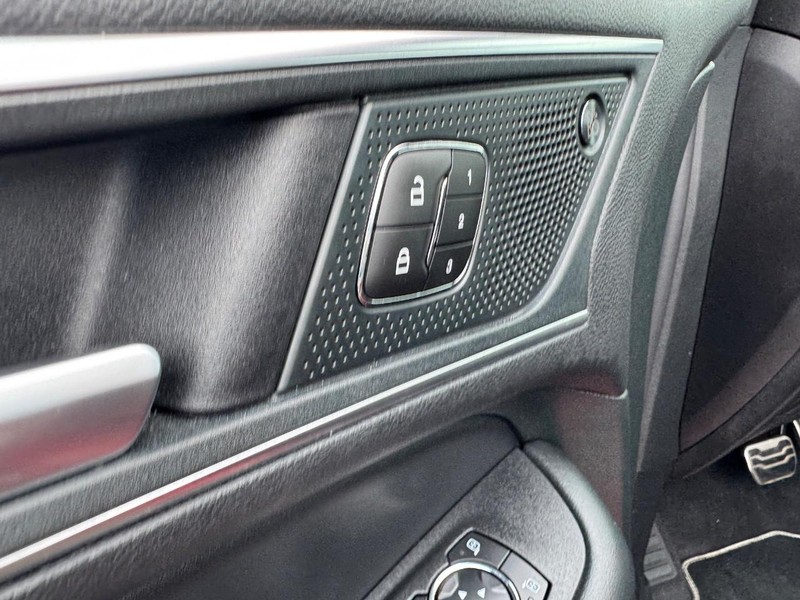 Ford Edge Vehicle Image 19