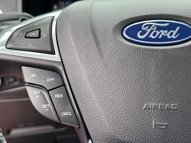 Ford Edge Vehicle Image 21