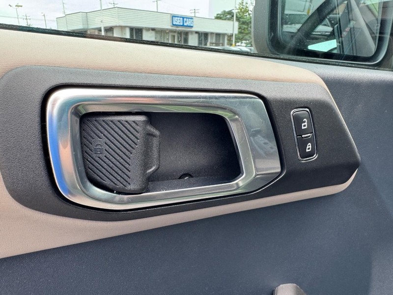 Ford Bronco Vehicle Image 18
