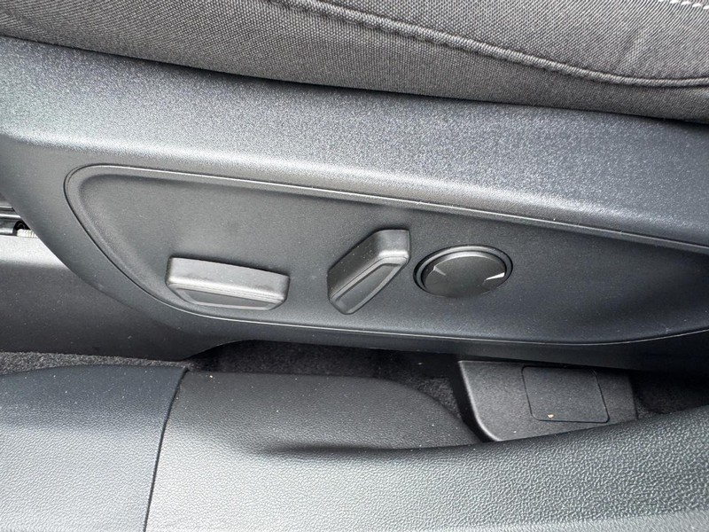 Ford Escape Vehicle Image 17
