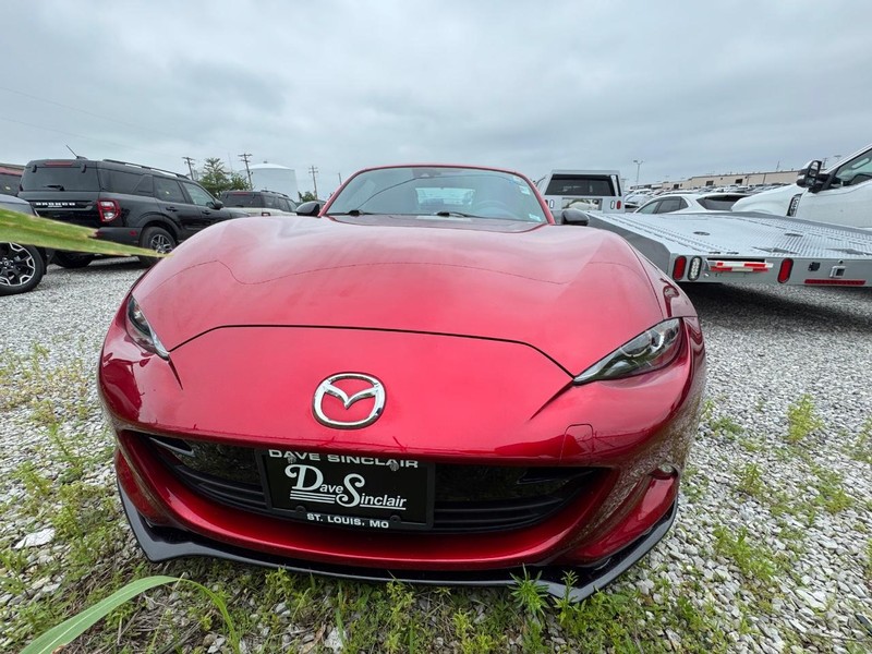 Mazda MX-5 Miata RF Vehicle Image 02