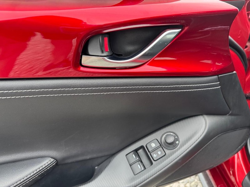 Mazda MX-5 Miata RF Vehicle Image 14