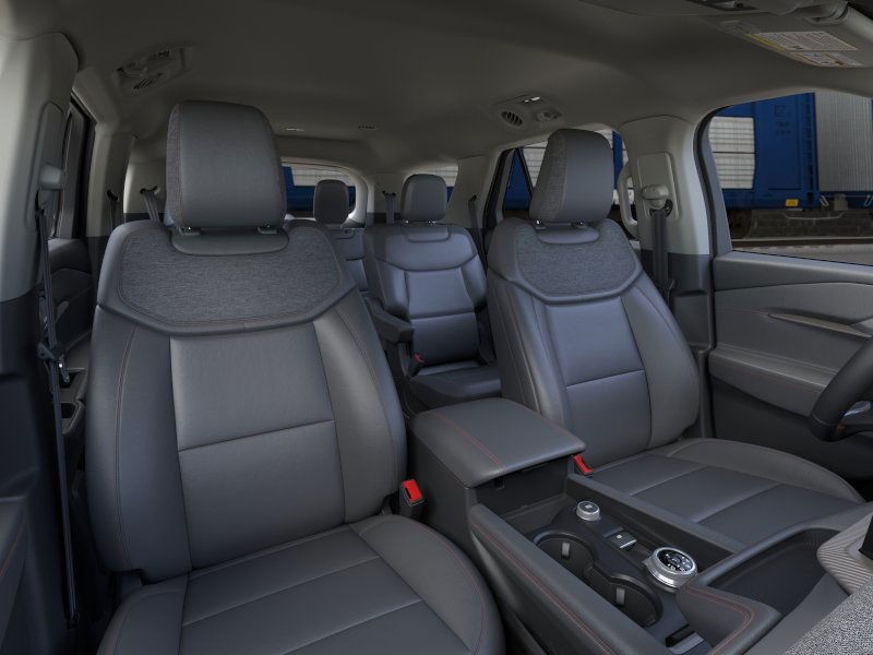 Ford Explorer Vehicle Image 12